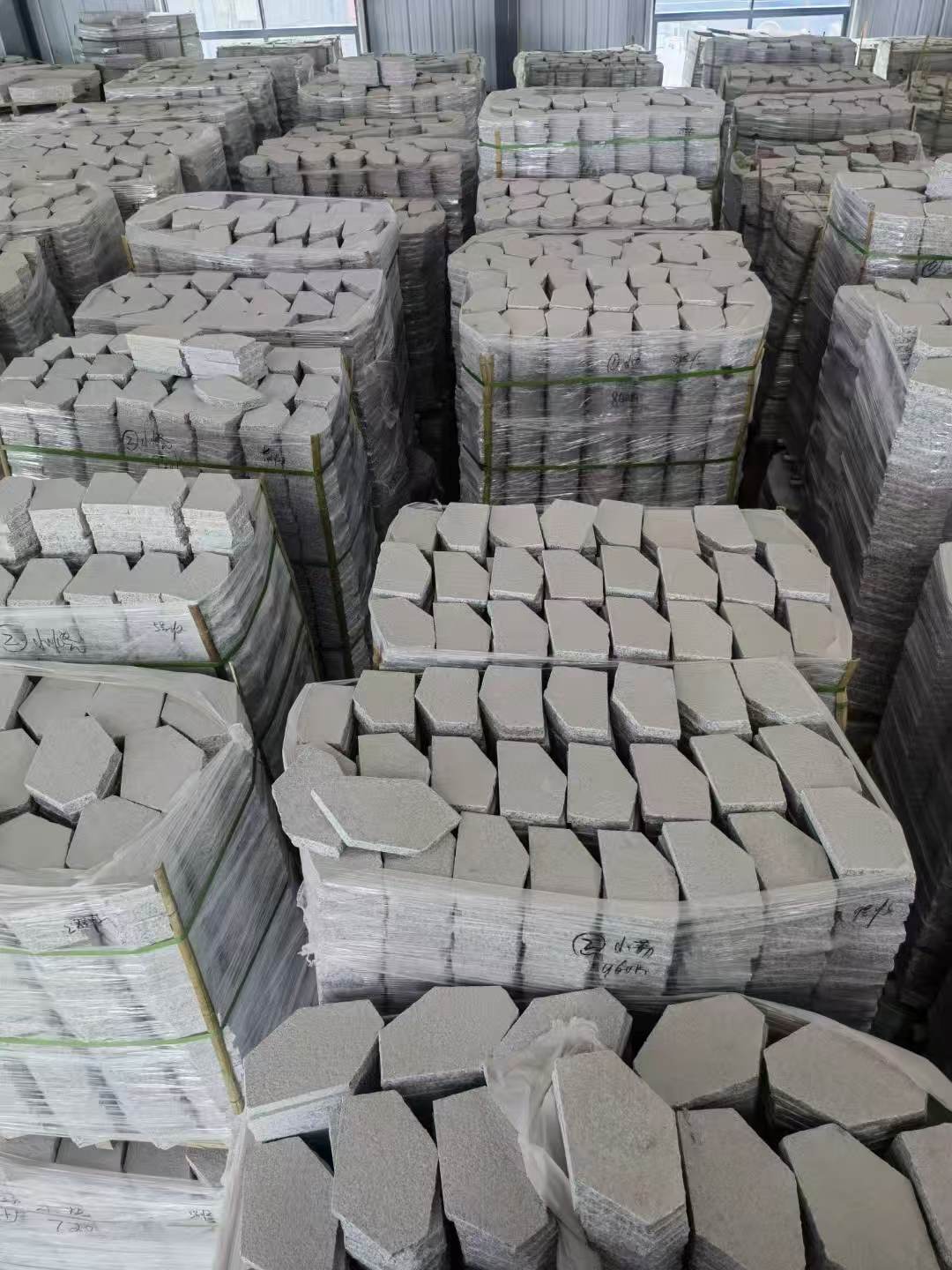 江门芝麻白石材冰裂纹，碎拼。